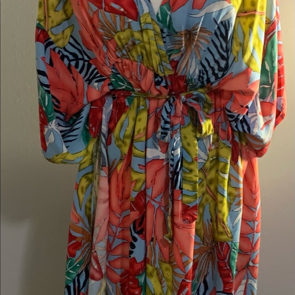 Tunic Floral Cover Up - Picture 5 of 9